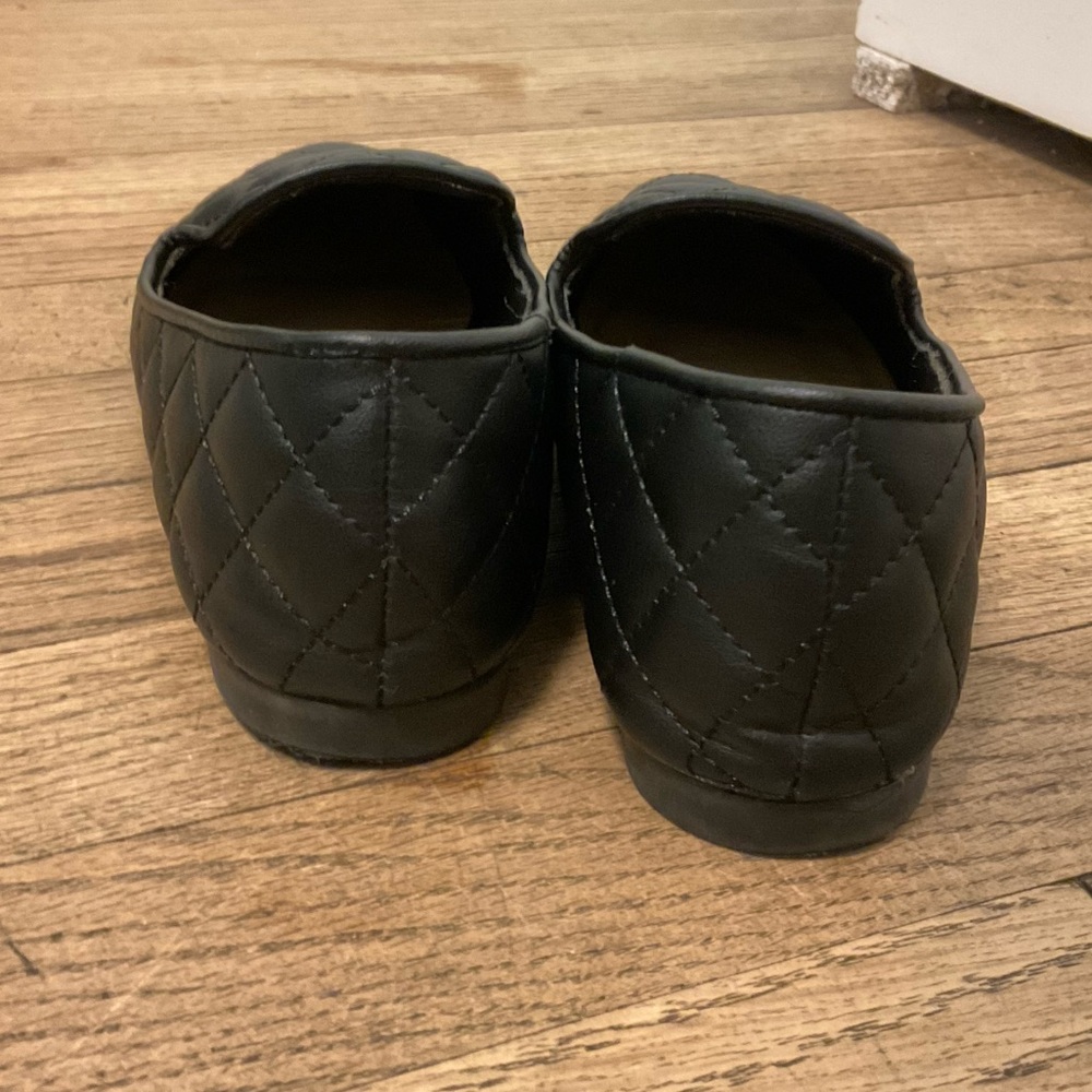 Journee Collection Women's Lavvina Quilted Black Loafer Flat Leather Shoe 🥿 - Picture 5 of 12